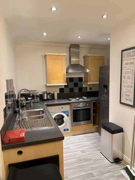 Апартаменты Entire Flat In Ealing Лондон Экстерьер фото