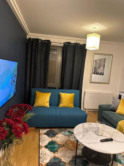 Апартаменты Entire Flat In Ealing Лондон Экстерьер фото